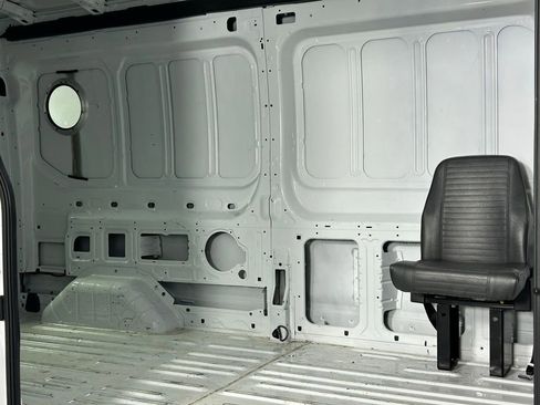 Used 2024 Ford Transit 250 148 Medium Roof image 12