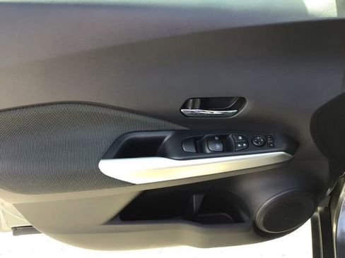 Used 2018 Nissan Kicks SV image 18