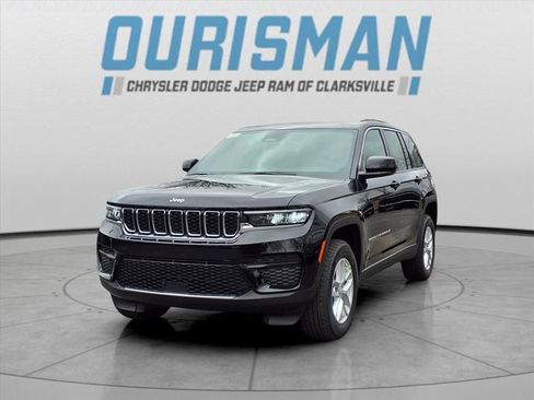 Used 2025 Jeep Grand Cherokee Laredo X w/ Luxury Tech Group I AWD/4WD image 6