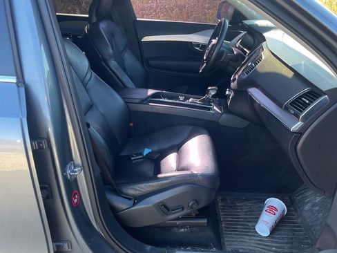 Used 2017 Volvo XC90 T5 Momentum w/ Vision Package image 8