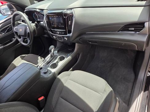 Certified 2023 Chevrolet Traverse LT FWD image 17