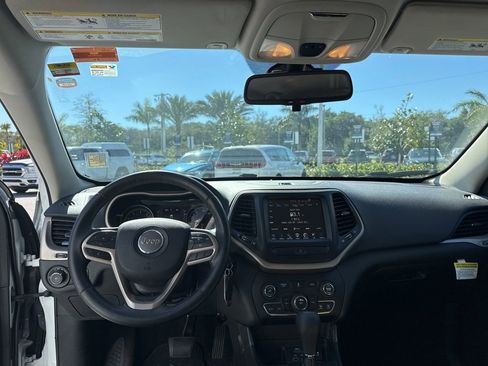 Used 2017 Jeep Cherokee Latitude image 21