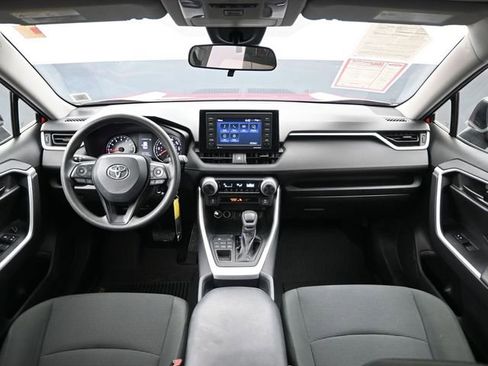 Certified 2020 Toyota RAV4 LE image 24