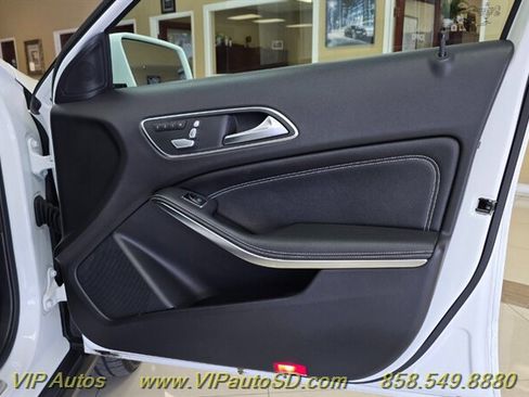 Used 2020 Mercedes-Benz GLA 250 4MATIC w/ Convenience Package image 12