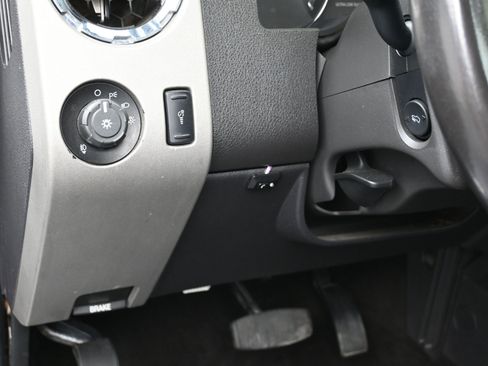 Used 2015 Ford F250 Lariat w/ Lariat Ultimate Package image 21