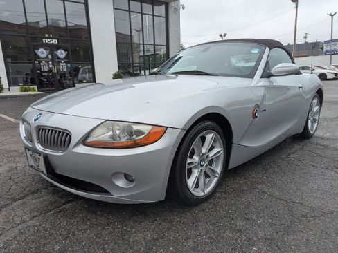 Used 2004 BMW Z4 3.0i image 2