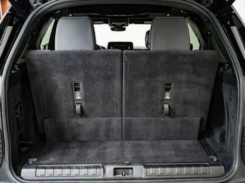 Used 2023 Land Rover Discovery S R-Dynamic image 22