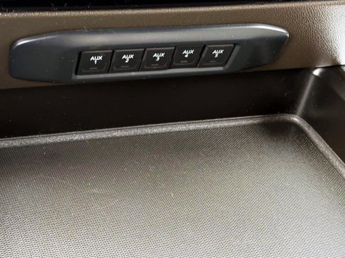 Used 2025 Chevrolet Silverado 3500 LTZ w/ LTZ Convenience Package AWD/4WD image 29