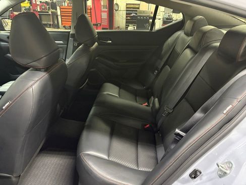 Used 2023 Nissan Altima 2.5 SR image 12
