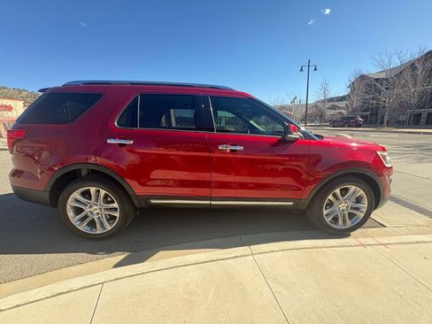 Used 2017 Ford Explorer Limited image 10