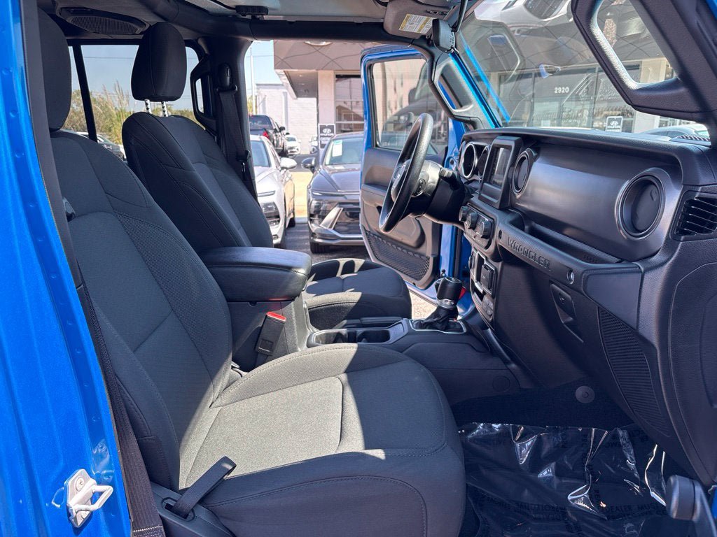 Used 2023 Jeep Wrangler Unlimited Sport AWD/4WD image 29