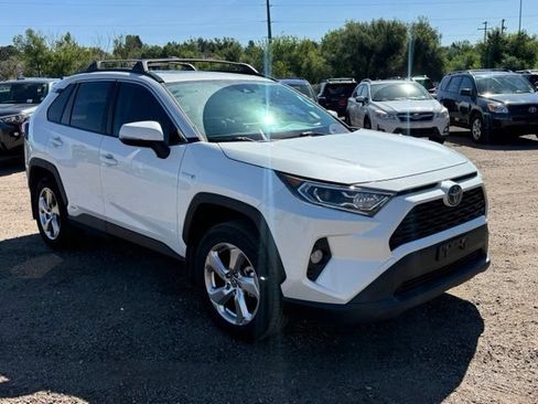 Certified 2021 Toyota RAV4 XLE Premium AWD/4WD image 7