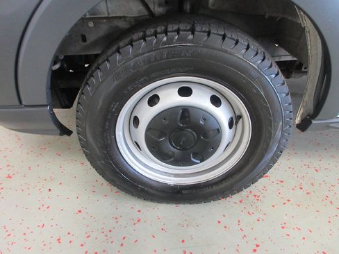 Used 2018 Ford Transit 250 130 Medium Roof RWD image 9