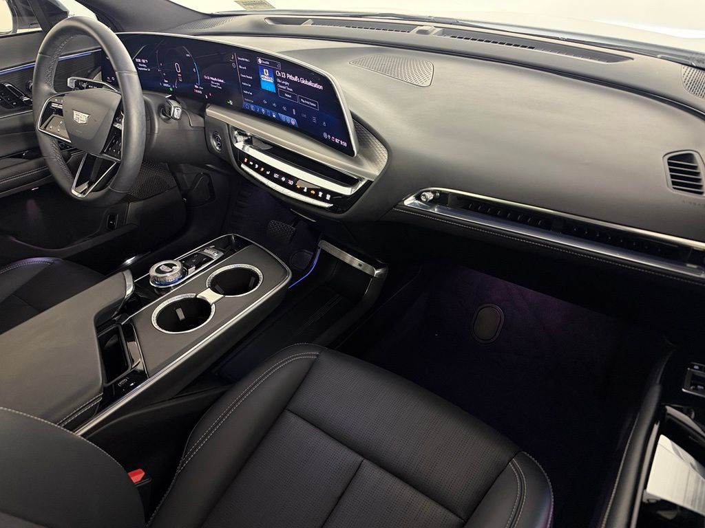Used 2024 Cadillac Lyriq Sport RWD image 14