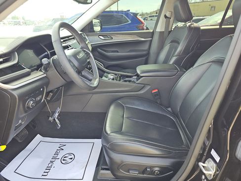 Used 2022 Jeep Grand Cherokee Limited 4xe image 4