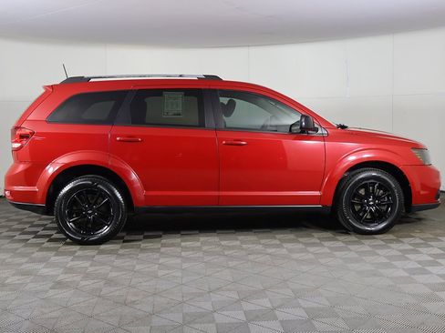 Used 2019 Dodge Journey SE image 13