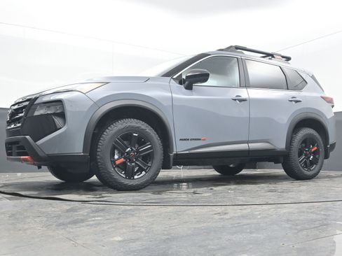 New 2026 Nissan Rogue SV image 25