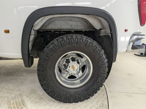 Used 2024 Chevrolet Silverado 3500 LTZ w/ LTZ Texas Edition image 11