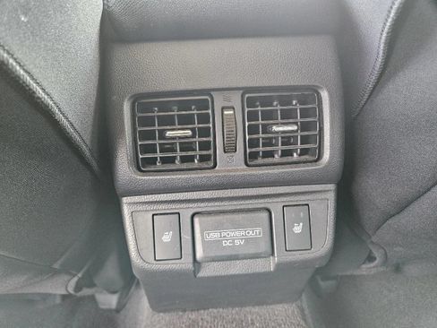 Used 2018 Subaru Outback 3.6R Limited AWD/4WD image 19