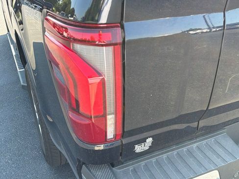 Used 2025 Ford F150 Lariat w/ Equipment Group 502A High AWD/4WD image 23
