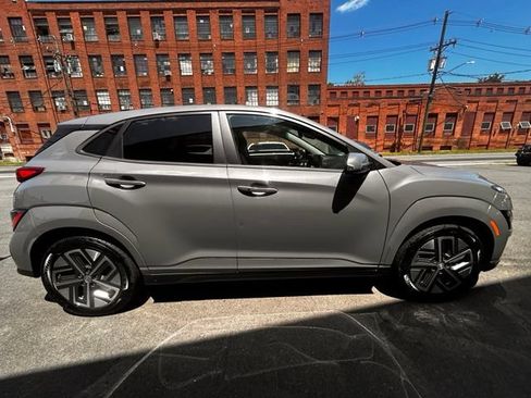 Used 2023 Hyundai Kona SE FWD image 8