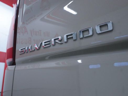 Used 2022 Chevrolet Silverado 1500 ZR2 w/ Technology Package AWD/4WD image 35