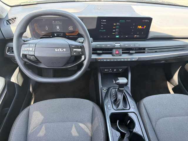 Used 2025 Kia K4 FWD image 23