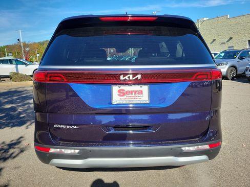 Used 2024 Kia Carnival LX image 30