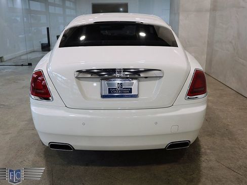 Used 2015 Rolls-Royce Wraith RWD image 8