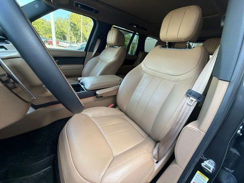 Used 2025 Land Rover Range Rover SE AWD/4WD image 13