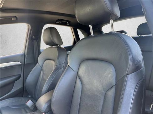 Used 2018 Audi Q3 2.0T Premium w/ Convenience Package image 11