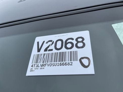 Used 2025 Toyota RAV4 LE AWD/4WD image 23