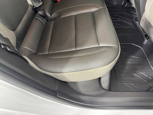 Used 2025 Chevrolet Trax ACTIV w/ Sunroof Package image 29