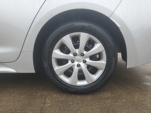 Used 2024 Toyota Corolla LE image 7