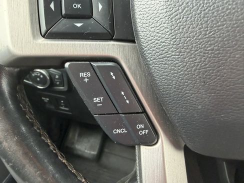 Used 2019 Ford F150 Platinum w/ Equipment Group 701A Luxury AWD/4WD image 14