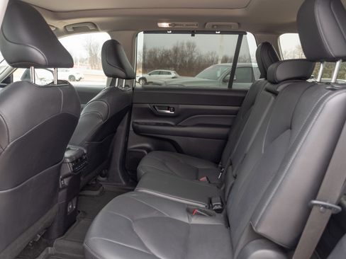 Used 2024 Toyota Grand Highlander Limited image 18