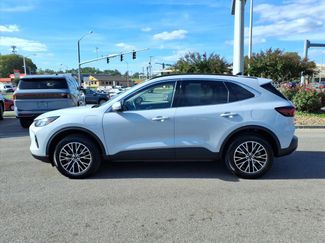 Used 2025 Ford Escape SE video 2