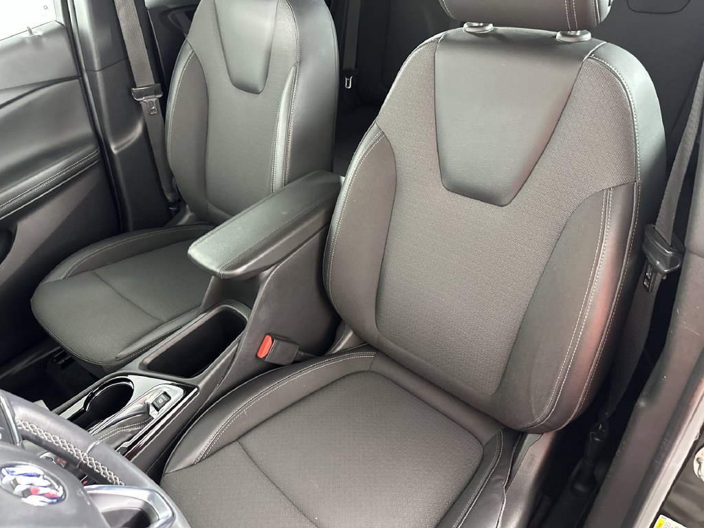 Used 2023 Buick Encore GX Select w/ Sport Touring Package FWD image 22
