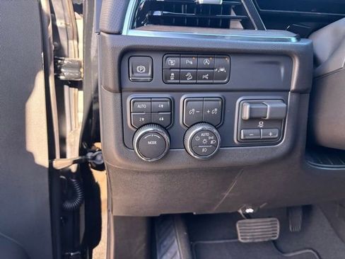 New 2026 Chevrolet Suburban High Country w/ Sun And Tow Package AWD/4WD image 28