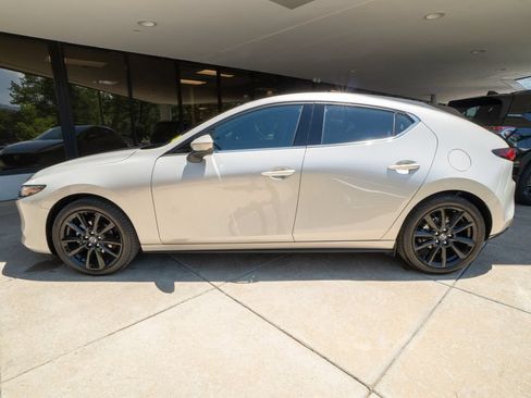 Used 2026 MAZDA MAZDA3 2.5 S Hatchback w/ Premium Pkg FWD image 4