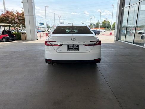 Used 2026 Toyota Camry SE FWD image 4