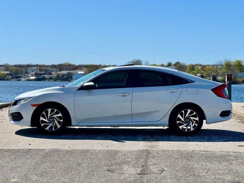 Used 2017 Honda Civic EX image 4