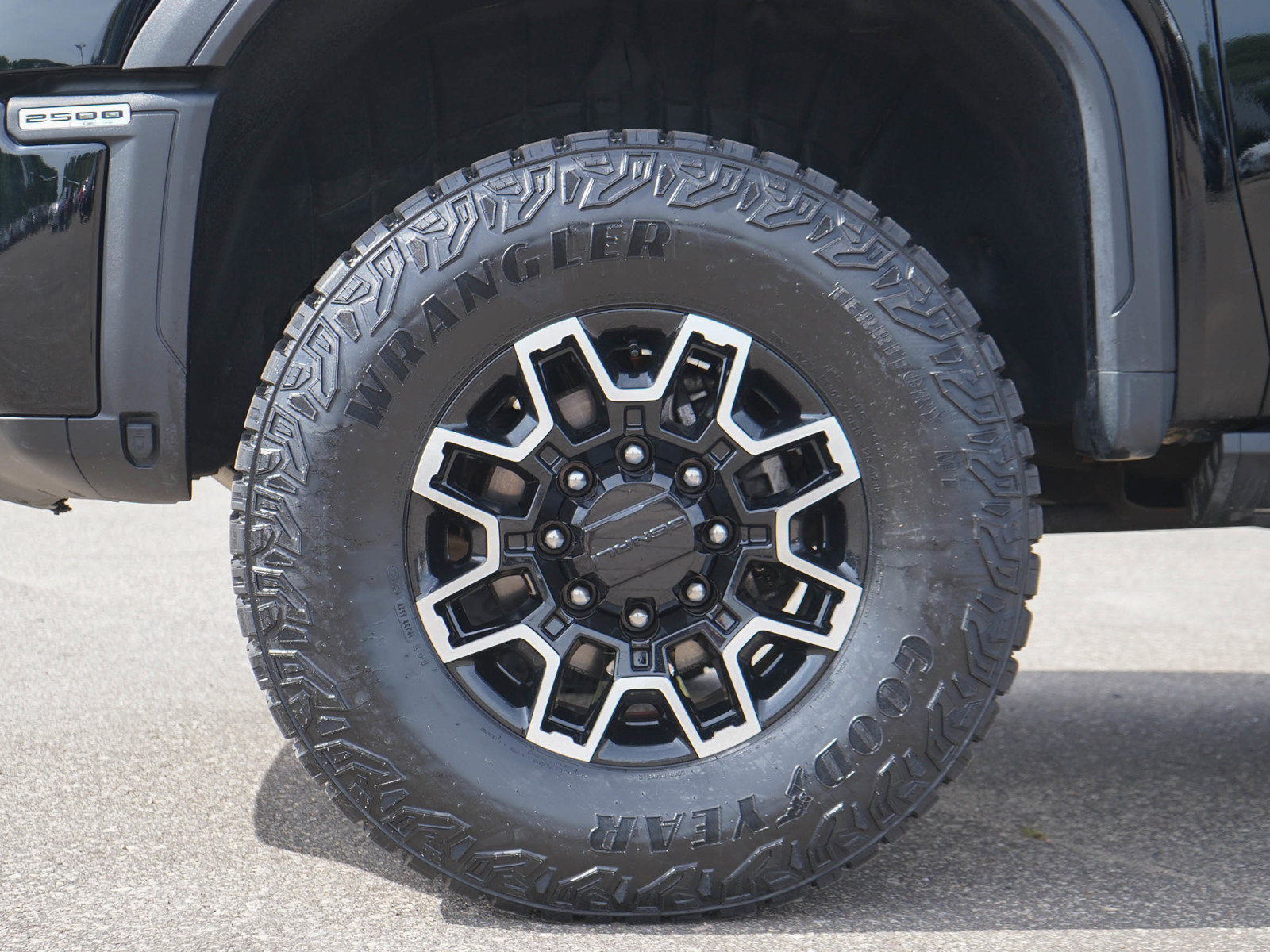 Used 2024 GMC Sierra 2500 AT4X AWD/4WD image 28