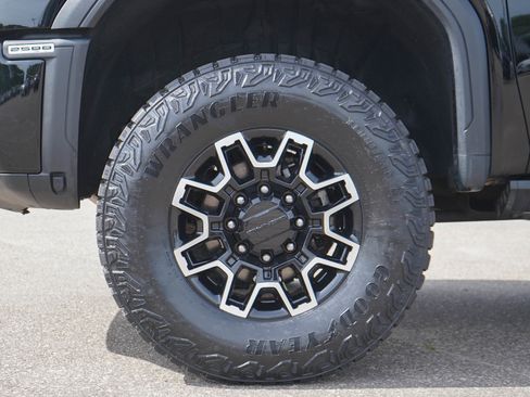 Used 2024 GMC Sierra 2500 AT4X AWD/4WD image 28