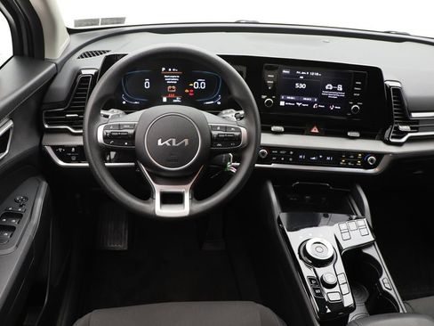 Used 2023 Kia Sportage LX image 13