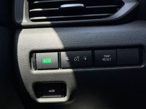 Used 2025 Nissan Sentra S FWD image 10