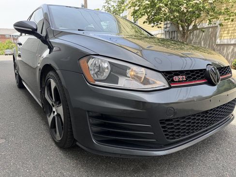Used 2016 Volkswagen GTI SE FWD image 12