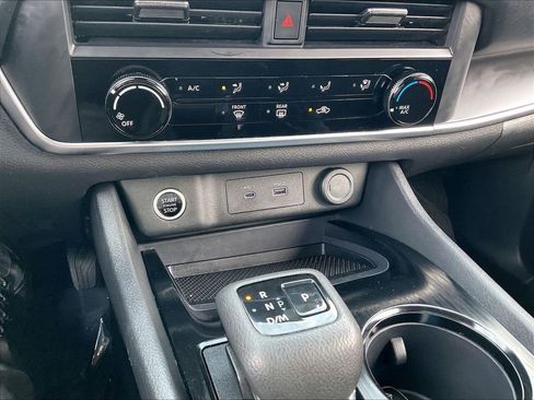 Used 2023 Nissan Rogue S image 24