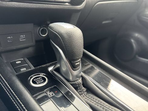 Used 2023 Nissan Kicks SR w/ SR Premium Package FWD image 25