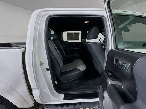 Used 2020 Toyota Tacoma TRD Sport w/ Technology Package AWD/4WD image 24